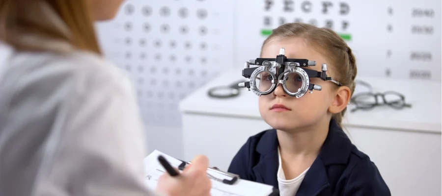 Çocuklarda Göz Bozukluğu Belirtileri: Aileler Nelere Dikkat Etmeli?